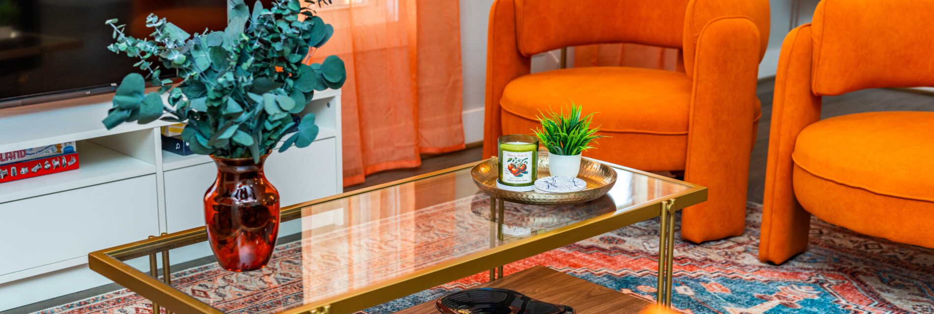 Eclectic modern short-term rental — Eclectic Modern Airbnb with Pop of Colors by Michael Intérieurs